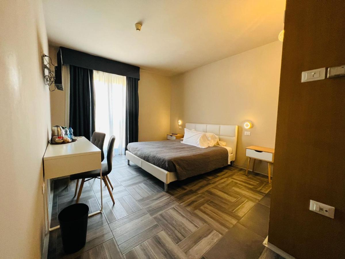 Hotel Garni Santa Caterina Орта Сан Джулио Екстериор снимка