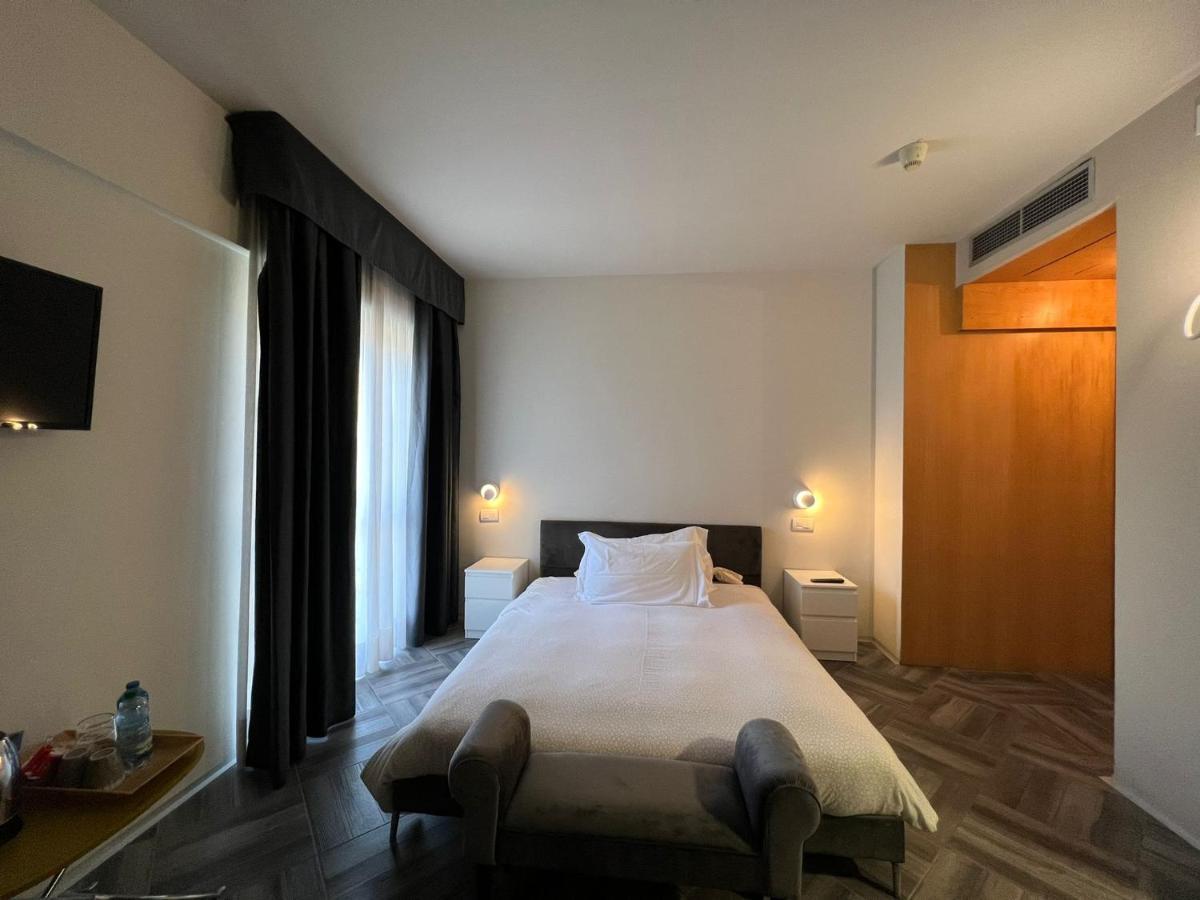 Hotel Garni Santa Caterina Орта Сан Джулио Екстериор снимка