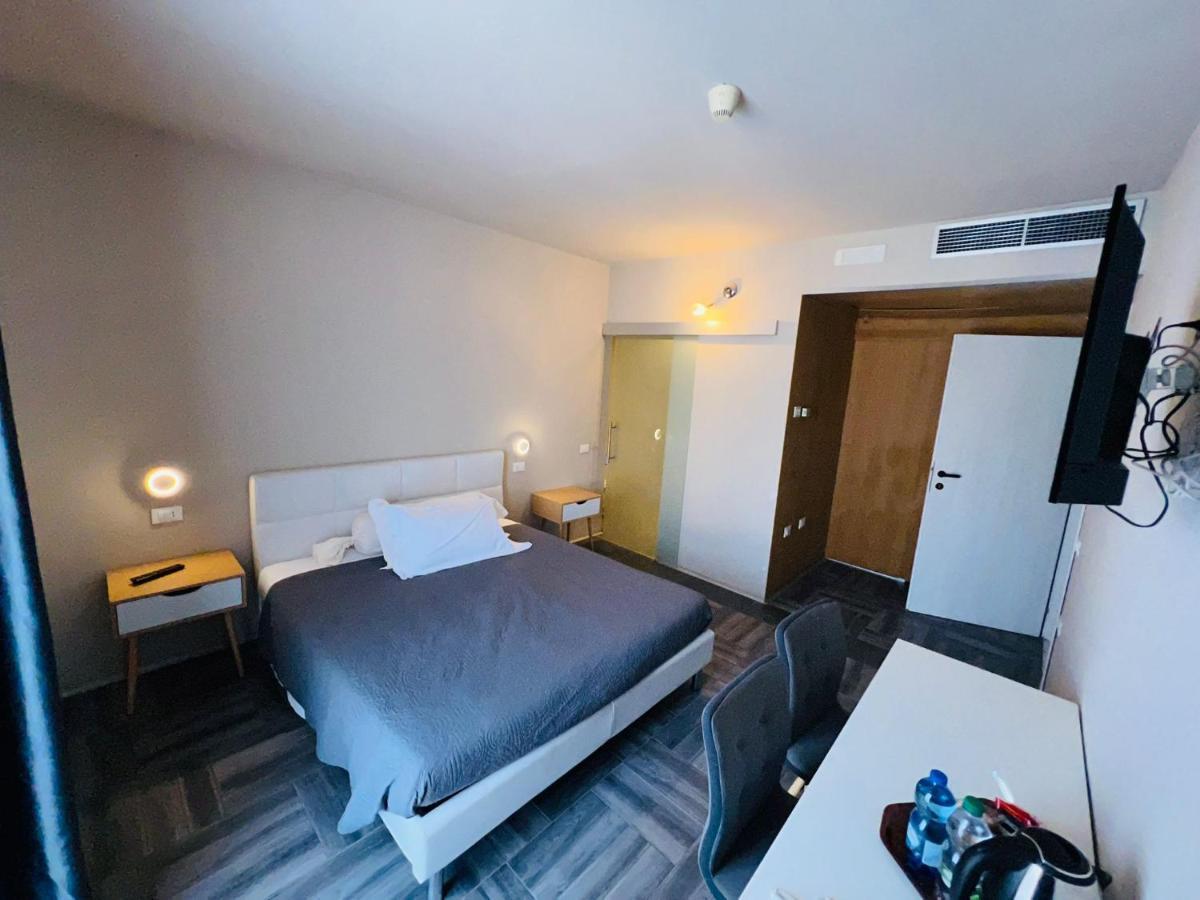 Hotel Garni Santa Caterina Орта Сан Джулио Екстериор снимка