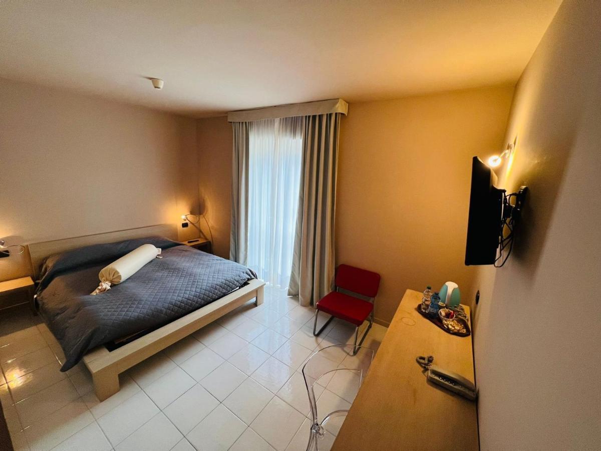 Hotel Garni Santa Caterina Орта Сан Джулио Екстериор снимка