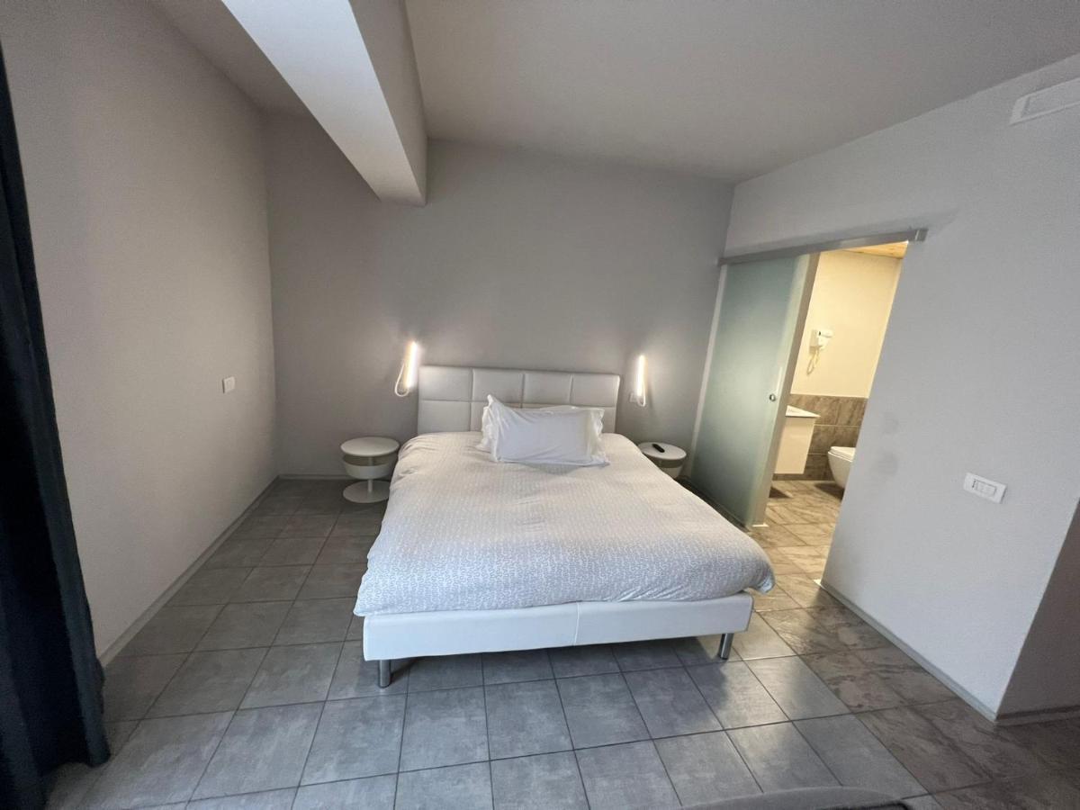 Hotel Garni Santa Caterina Орта Сан Джулио Екстериор снимка