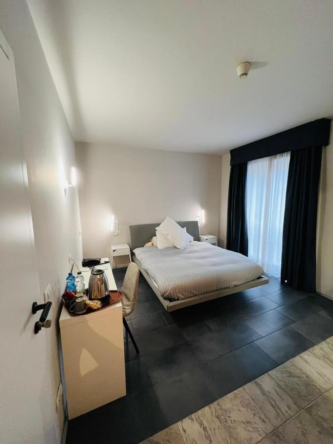 Hotel Garni Santa Caterina Орта Сан Джулио Екстериор снимка