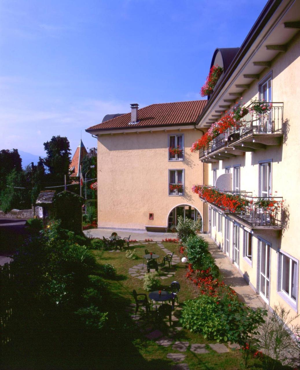 Hotel Garni Santa Caterina Орта Сан Джулио Екстериор снимка