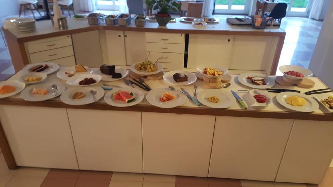 Hotel Garni Santa Caterina Орта Сан Джулио Екстериор снимка